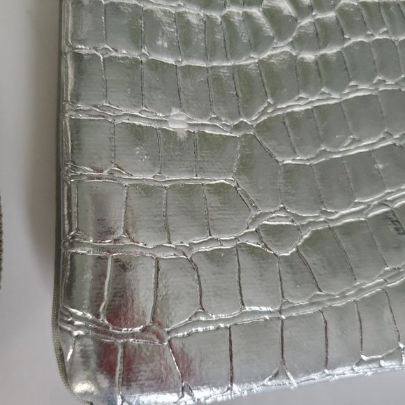 Vintage Shiny Silver Embossed Croc Crossbody Bag Adjustable Band Strap Quality - Picture 9 of 11